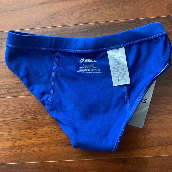 Asics Chaser Running Briefs or Buns - Picture 4 of 6